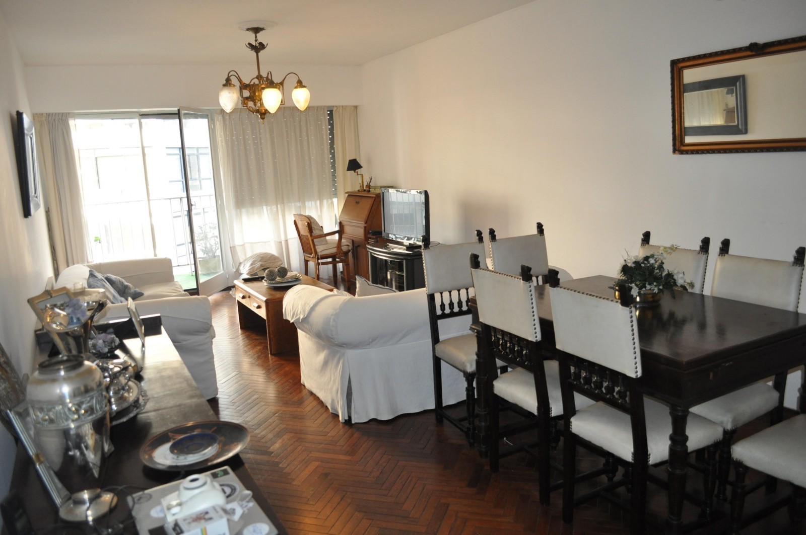 Apartamento de 2 dorm. en venta en Edificio Club Banco República, Benito Blanco esq. Buxareo, Pocitos